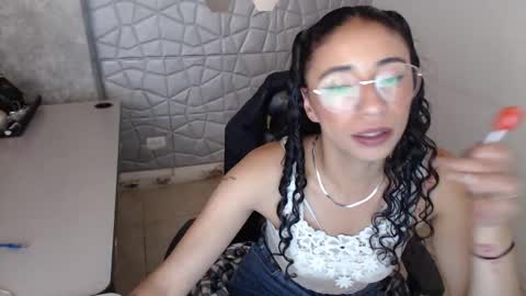 karinaa_m_ online show from January 15, 2026, 6:44 pm