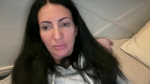 Karina online show from April 15, 2026, 3:35 am
