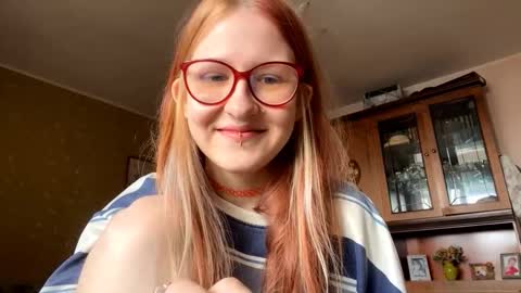 Karina online show from February 15, 2026, 7:51 am