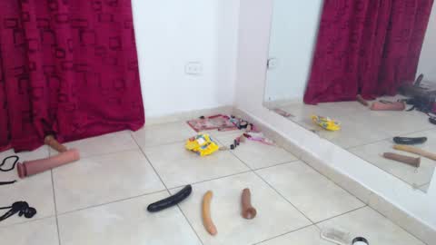 KarinaSimonz online show from February 28, 2025, 11:45 pm