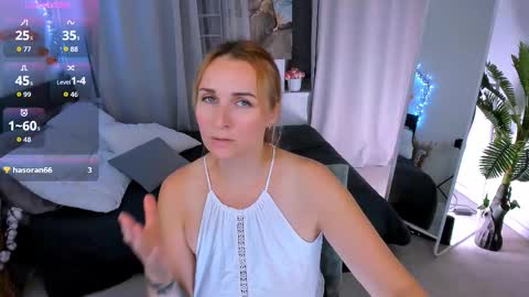 Karina  online show from October 22, 2025, 9:14 pm