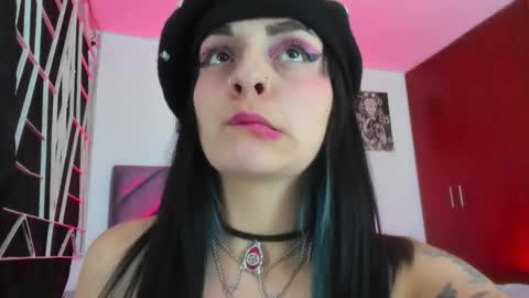 KARINNA  RAVEN online show from December 19, 2025, 12:17 am