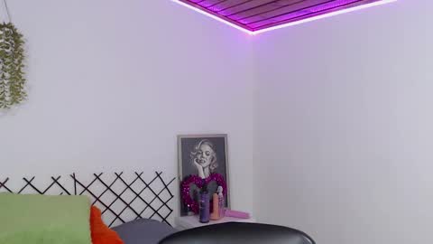 Karla online show from September 27, 2025, 2:11 pm