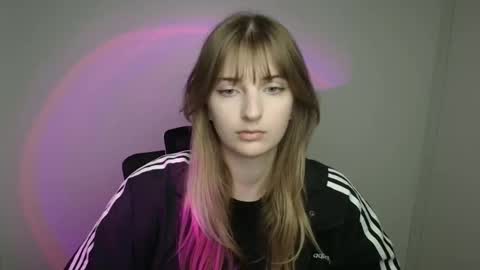 Karla online show from September 21, 2025, 11:12 am