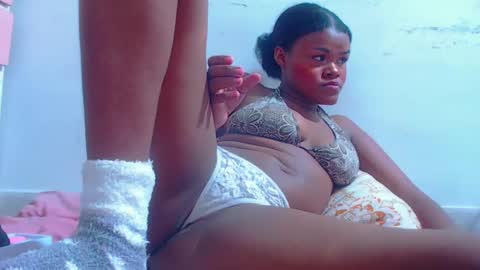 Snapshot of karla_latina_28 chatting on September 17, 2025, 9:00 am karla latina 28 online show from September 17, 2025, 9:00 am