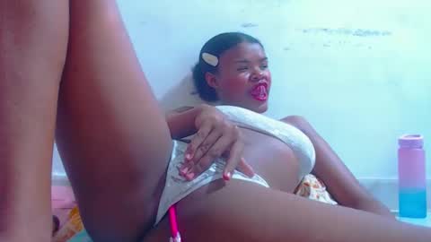 Snapshot of karla_latina_28 chatting on September 18, 2025, 10:23 pm karla latina 28 online show from September 18, 2025, 10:23 pm