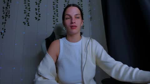 karla_lim online show from October 17, 2025, 2:52 pm