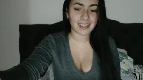 Snapshot of karlagiraldo140 chatting on March 6, 2025, 8:59 pm Karla Giraldo online show from March 6, 2025, 8:59 pm