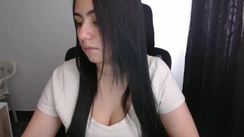 Snapshot of karlagiraldo140 chatting on February 18, 2026, 7:10 pm Karla Giraldo online show from February 18, 2026, 7:10 pm