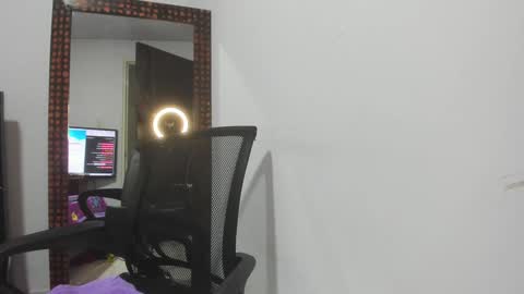 Snapshot of karljensen33 chatting on January 19, 2025, 2:15 am karlgenjen online show from January 19, 2025, 2:15 am