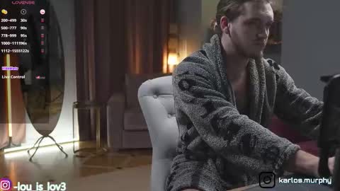 Karlos and Louis online show from November 18, 2025, 3:45 am