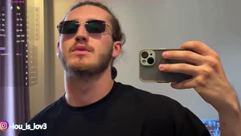 Snapshot of karlos_murphy chatting on January 19, 2026, 3:54 am Karlos and Louis online show from January 19, 2026, 3:54 am