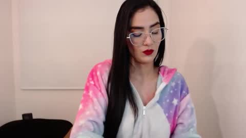 Snapshot of karlota_hank chatting on December 4, 2025, 5:17 am Karlis online show from December 4, 2025, 5:17 am