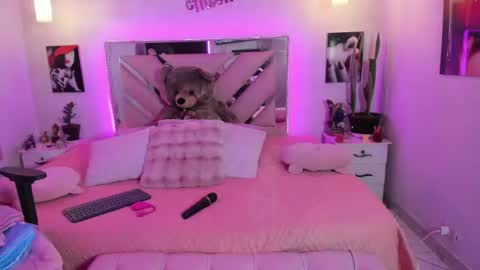Snapshot of karly_moonn chatting on June 17, 2026, 11:56 am Karly Moonns online show from June 17, 2026, 11:56 am
