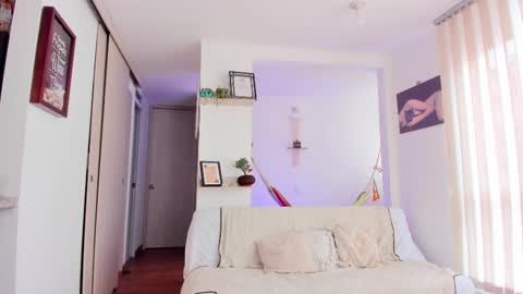 Karlye online show from February 27, 2025, 3:26 pm