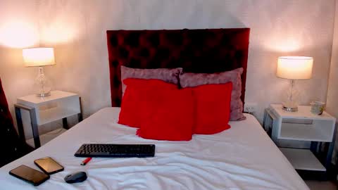 Karly Print online show from November 14, 2025, 1:10 pm