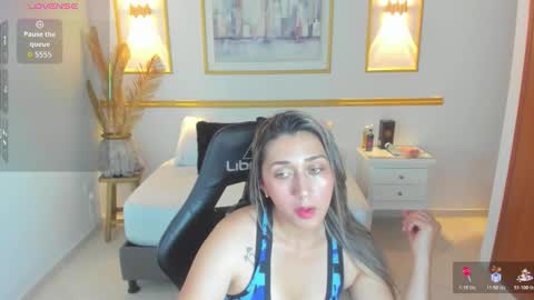 karlyy_ online show from December 21, 2025, 7:10 pm