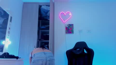 Karo online show from November 17, 2025, 4:40 am