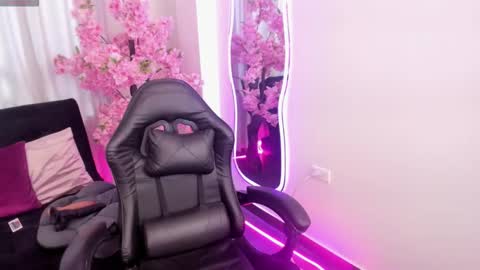 karol online show from March 18, 2026, 8:56 pm