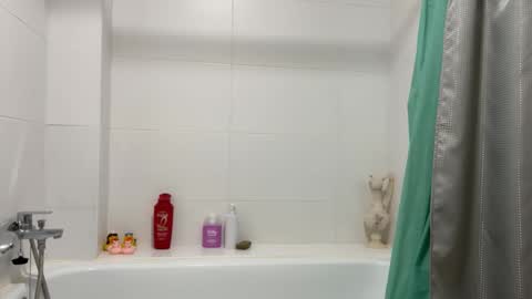 Karol online show from October 7, 2025, 1:47 am