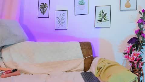 Snapshot of karol_w10 chatting on November 11, 2025, 12:16 pm karol_w10 online show from November 11, 2025, 12:16 pm