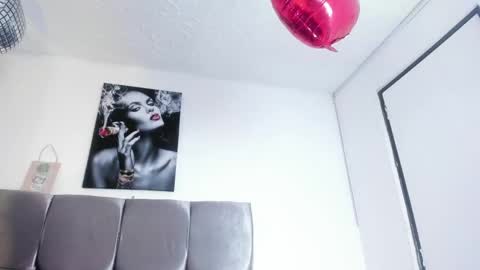 karol_wish online show from April 27, 2026, 4:10 am
