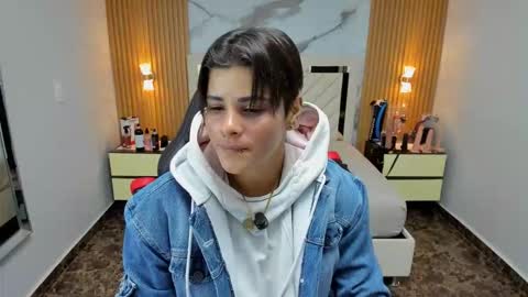 Karol and Luna online show from November 28, 2025, 7:38 pm