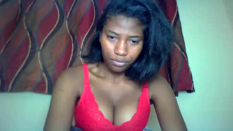 Snapshot of karoliee chatting on June 25, 2026, 10:53 am karoliee online show from June 25, 2026, 10:53 am