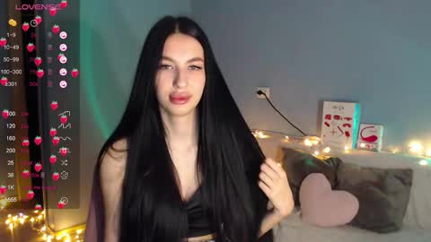 Kira online show from October 31, 2025, 2:56 am