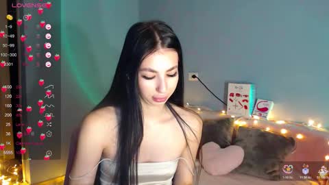 Kira online show from November 28, 2025, 2:14 am