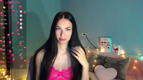 Kira online show from February 5, 2026, 1:43 am