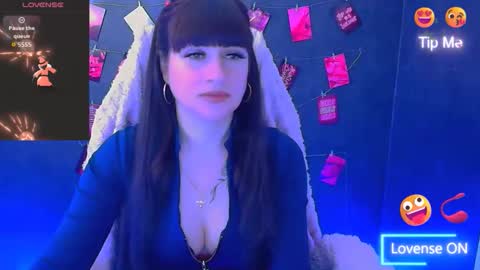 Caroline online show from April 6, 2026, 5:52 am