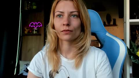 karoline121 online show from March 24, 2026, 5:45 am