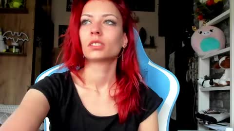 karoline121 online show from May 9, 2026, 4:06 am