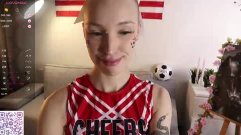Snapshot of karoline__whitee chatting on June 30, 2026, 10:44 pm Karoline online show from June 30, 2026, 10:44 pm