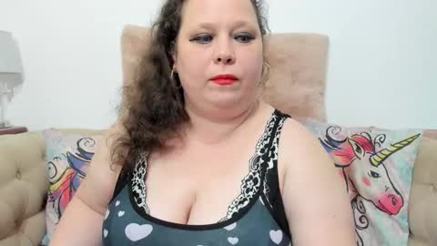 Snapshot of karolinejoyy chatting on February 14, 2026, 8:38 pm KarolineJoyy online show from February 14, 2026, 8:38 pm