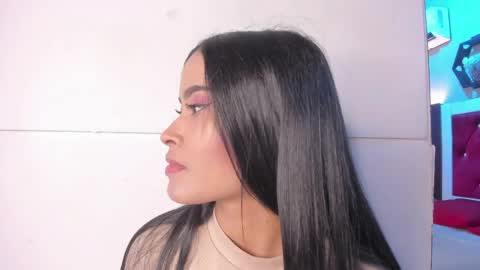 Snapshot of karoll014 chatting on April 18, 2026, 11:25 am Karol online show from April 18, 2026, 11:25 am