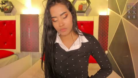 Snapshot of karoll014 chatting on April 24, 2026, 1:46 pm Karol online show from April 24, 2026, 1:46 pm