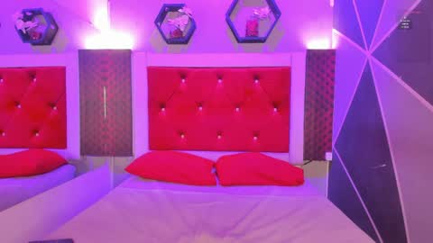 Snapshot of karoll014 chatting on May 4, 2026, 12:12 pm Karol online show from May 4, 2026, 12:12 pm