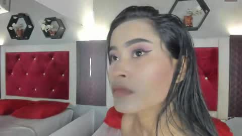 Snapshot of karoll014 chatting on May 16, 2026, 12:15 pm Karol online show from May 16, 2026, 12:15 pm