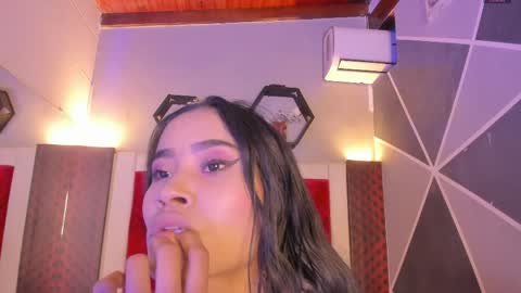 Snapshot of karoll014 chatting on May 27, 2026, 12:02 pm Karol online show from May 27, 2026, 12:02 pm