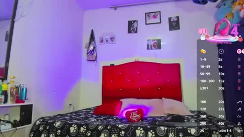 Snapshot of karoll_scoott chatting on March 3, 2025, 7:17 pm karol online show from March 3, 2025, 7:17 pm