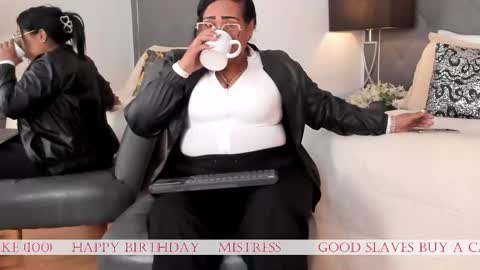 karolwest_ online show from February 21, 2026, 12:28 pm