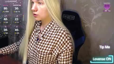 Snapshot of karolynafox chatting on February 19, 2026, 9:05 am Caroline Fox online show from February 19, 2026, 9:05 am