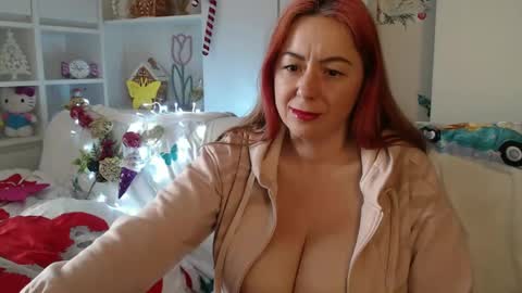 Snapshot of karolynesyera chatting on February 14, 2025, 2:44 pm karolynesyera online show from February 14, 2025, 2:44 pm