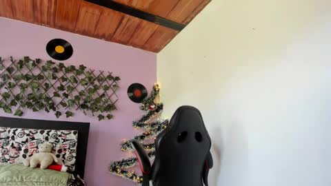 kassandra james online show from January 2, 2025, 2:13 pm