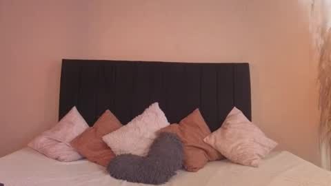 kassandra james online show from December 15, 2025, 1:15 pm