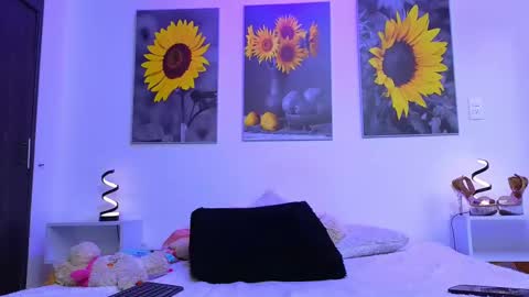 Snapshot of kata_lhella chatting on February 10, 2025, 9:15 pm Katalina online show from February 10, 2025, 9:15 pm