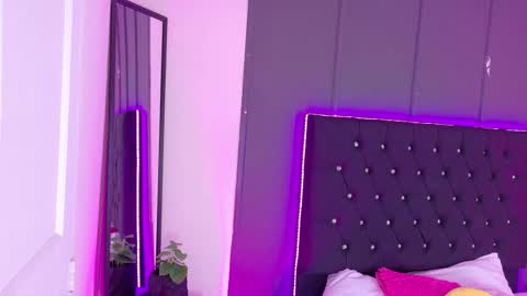 kataaleya__12 online show from November 26, 2025, 11:55 am