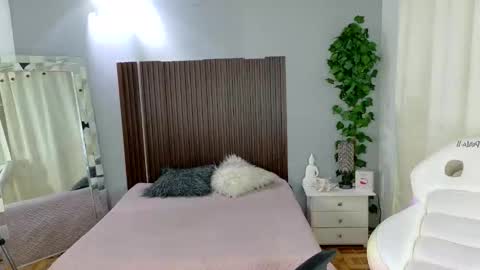 kate online show from November 10, 2025, 8:30 pm